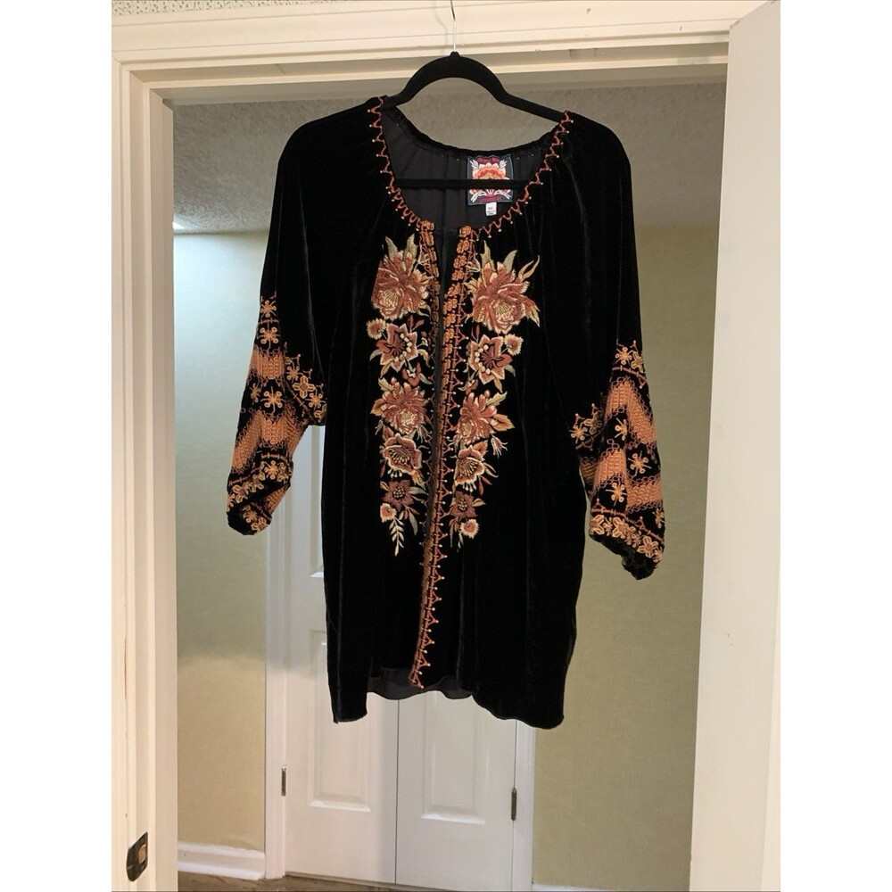 JOHNNY WAS Women's Boho Embroidered Flowered Velvet Relaxed Black Top Size XXL